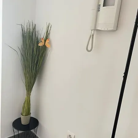 Piso Con Terraza A 5 Min Del Mar *