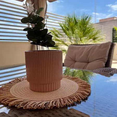 Piso Con Terraza A 5 Min Del Mar *