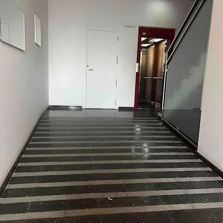 Piso Con Terraza A 5 Min Del Mar *