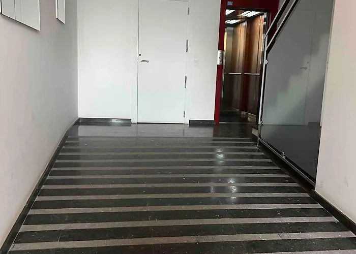 Piso Con Terraza A 5 Min Del Mar Διαμέρισμα *